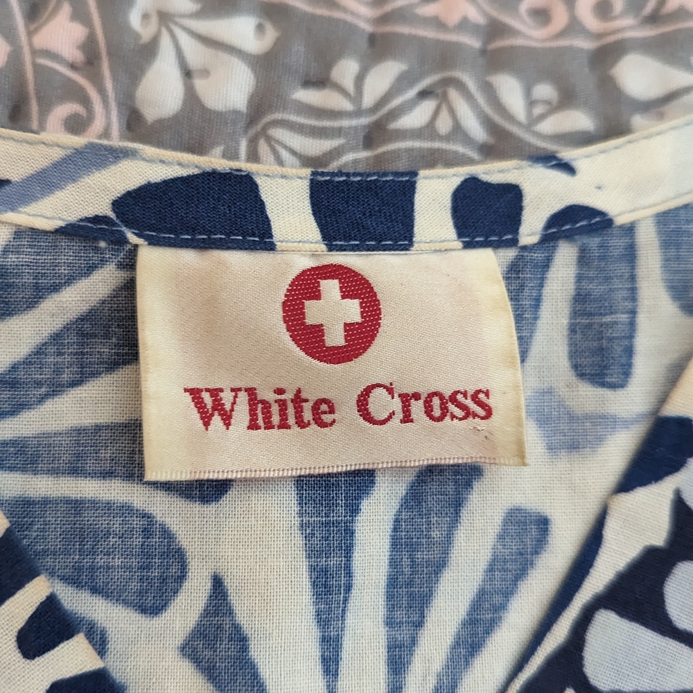 Scrub Patterned Tops/ Bundle - Picture 5 of 12